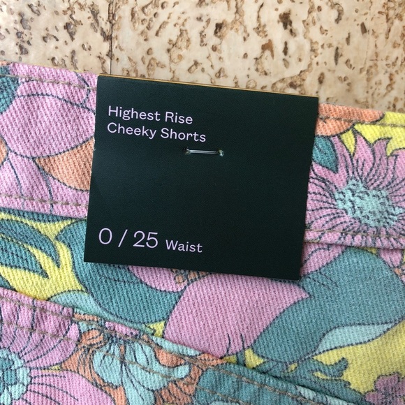NWT WILD FABLE Highest Rise Cheeky Floral Shorts Size 0 - Picture 7 of 8